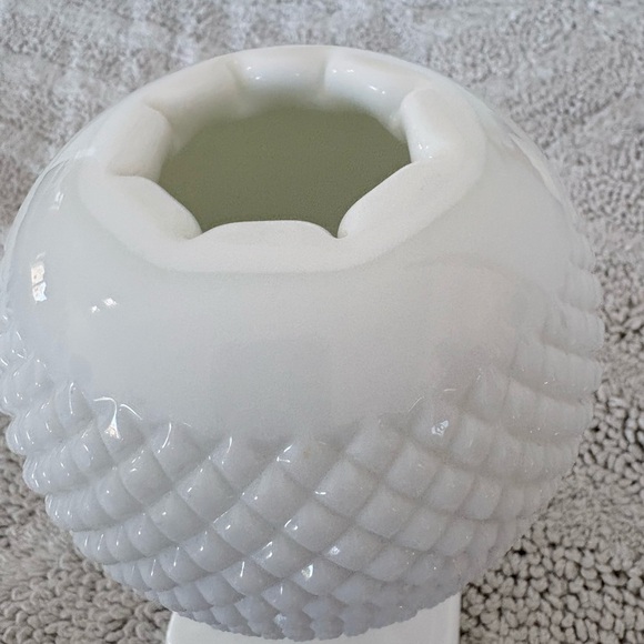 VINTAGE Milk Glass Ball Vase Westmoreland Ivy English Hobnail Pedestal NO FLAWS! - Picture 12 of 14